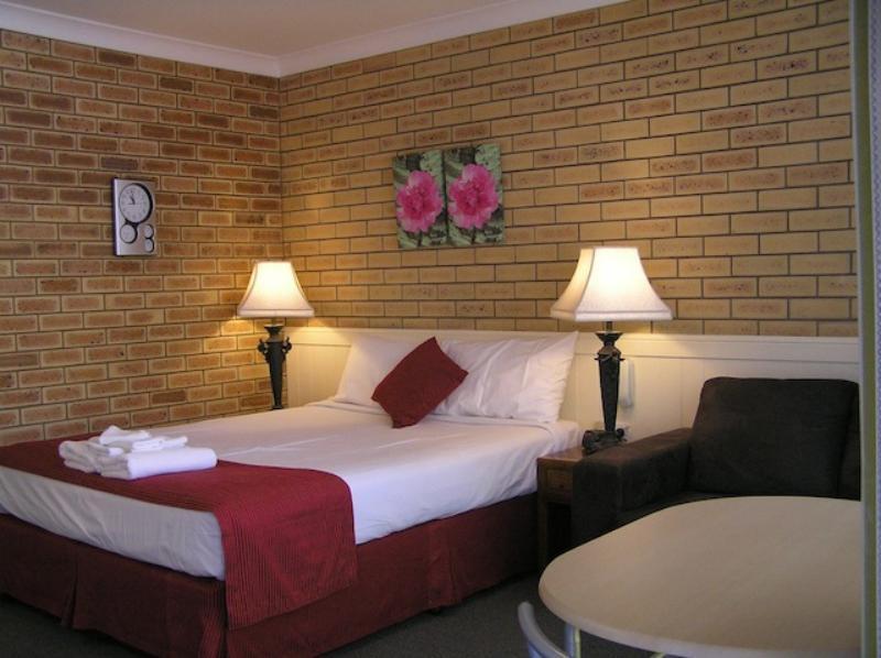 Blue Violet Motor Inn Toowoomba Dış mekan fotoğraf