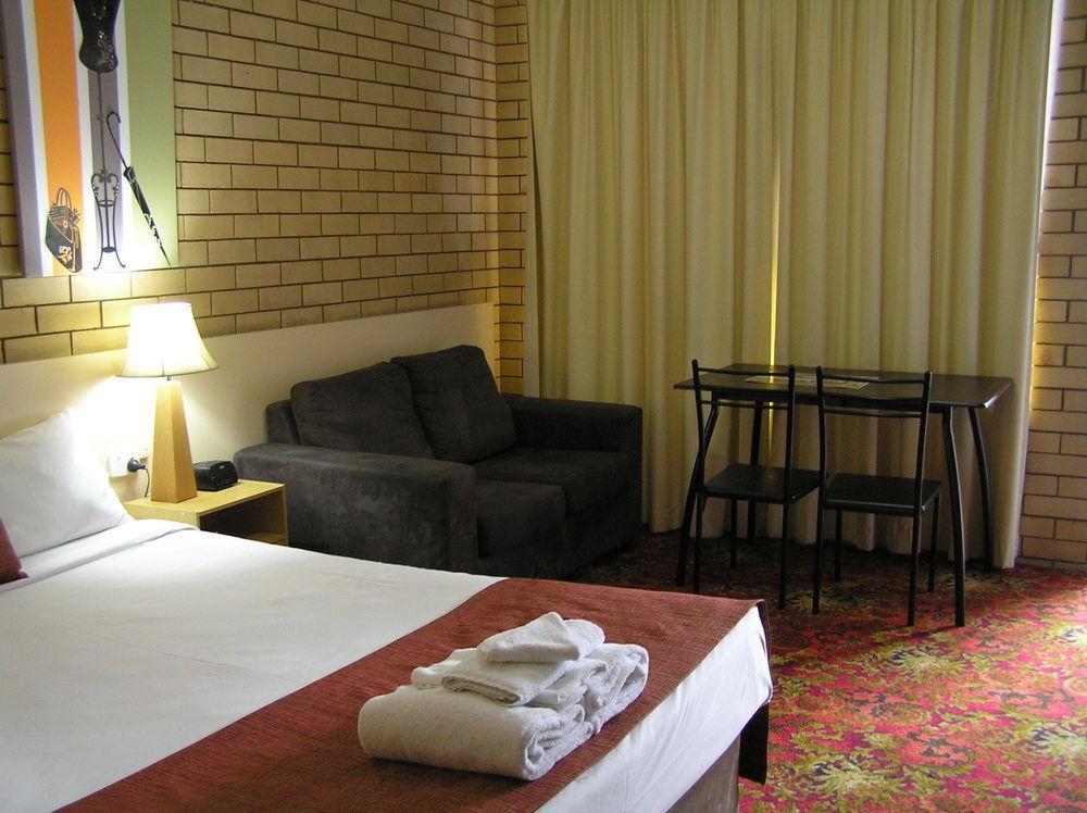 Blue Violet Motor Inn Toowoomba Dış mekan fotoğraf