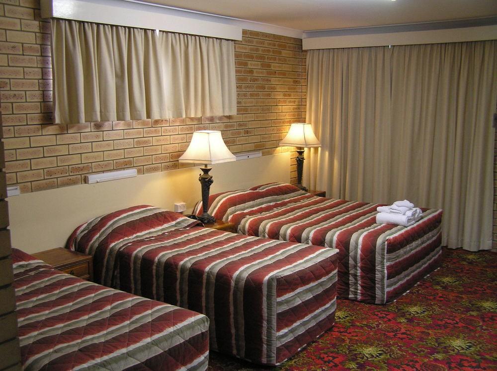 Blue Violet Motor Inn Toowoomba Dış mekan fotoğraf