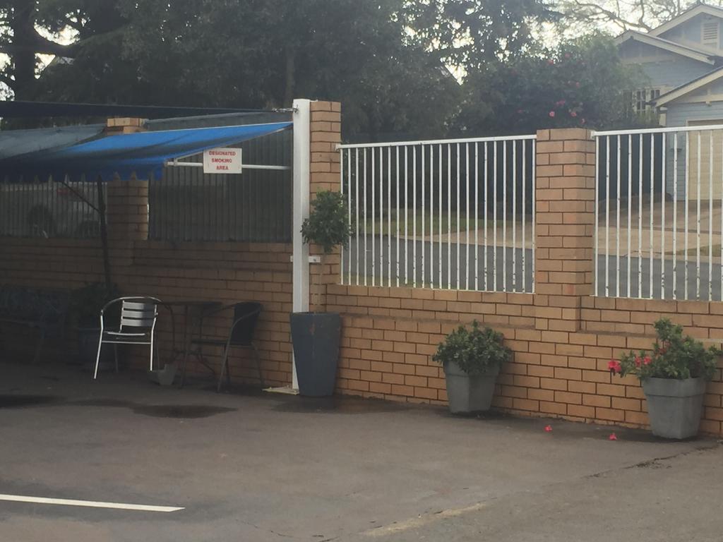Blue Violet Motor Inn Toowoomba Dış mekan fotoğraf