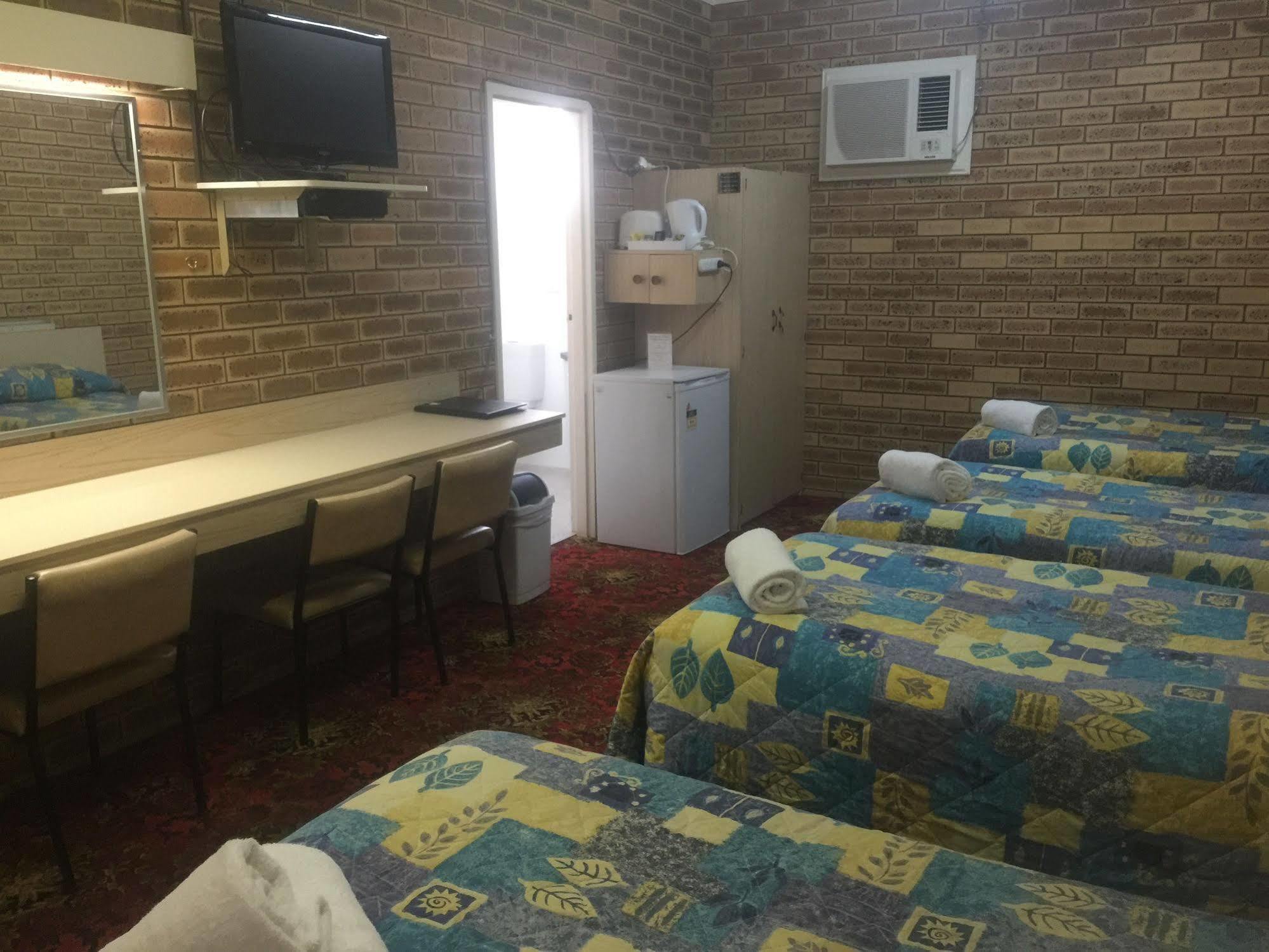 Blue Violet Motor Inn Toowoomba Dış mekan fotoğraf